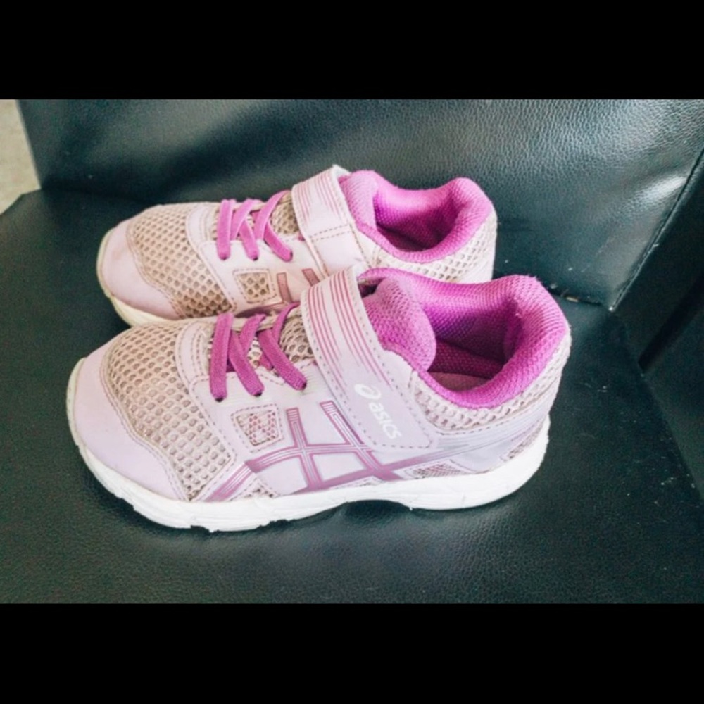 Girls ASICS size 9